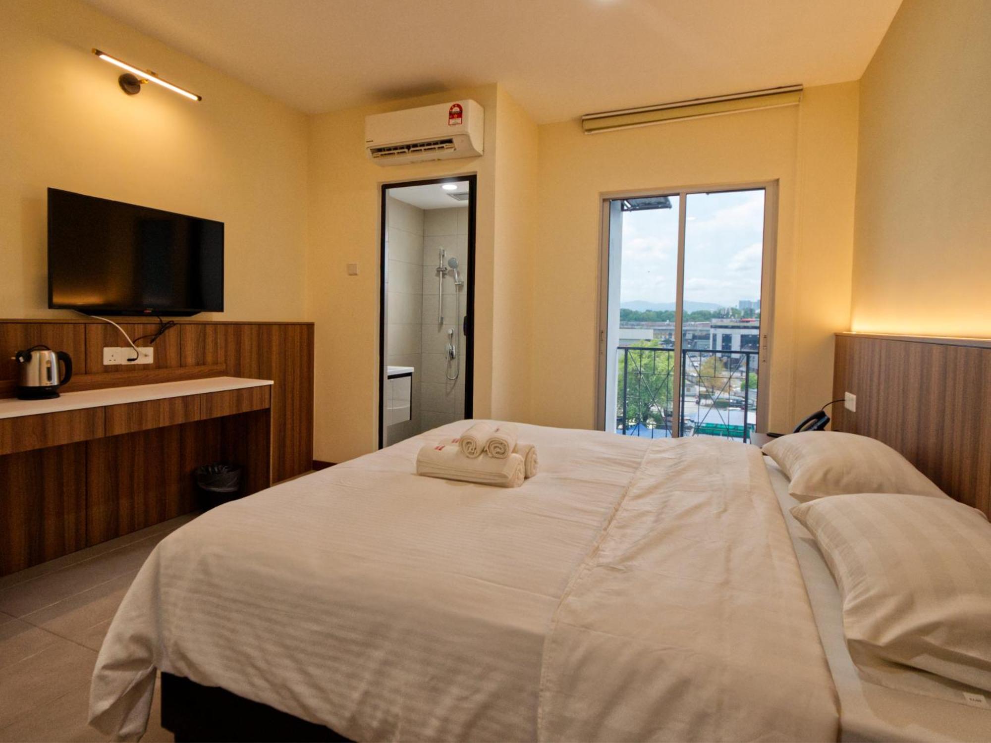 Weiss Hotels Kepong Baru Kampong Jawa Tengah Екстериор снимка