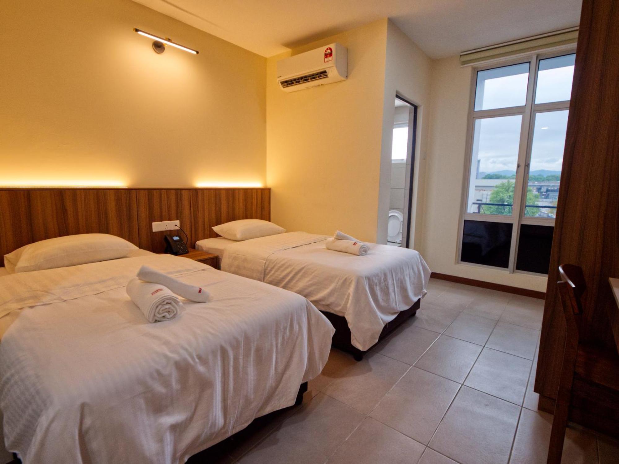 Weiss Hotels Kepong Baru Kampong Jawa Tengah Екстериор снимка