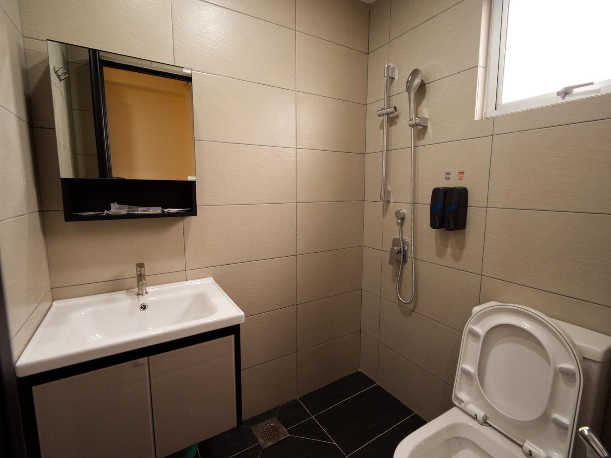Weiss Hotels Kepong Baru Kampong Jawa Tengah Стая снимка